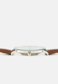 Pier One Unisex - Watch - Brown -Pier One 2c8e30769a5348508c6538f4541645ad scaled