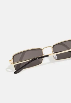 Pier One Sunglasses - Gold-Coloured/Black 6 Pier One Sunglasses - Gold-Coloured/Black -Pier One 2ca77a05eb7745e78cd3b23ea1f9385f scaled