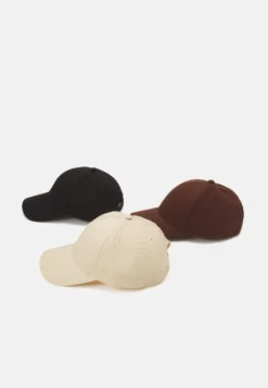 Pier One Unisex 3 Pack - Cap - Black/Dark Brown/Beige -Pier One 322c39d131ac488ea8bb229f1824c6e8 scaled