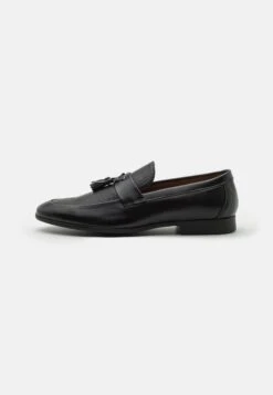 Pier One Slip-Ons - Black
