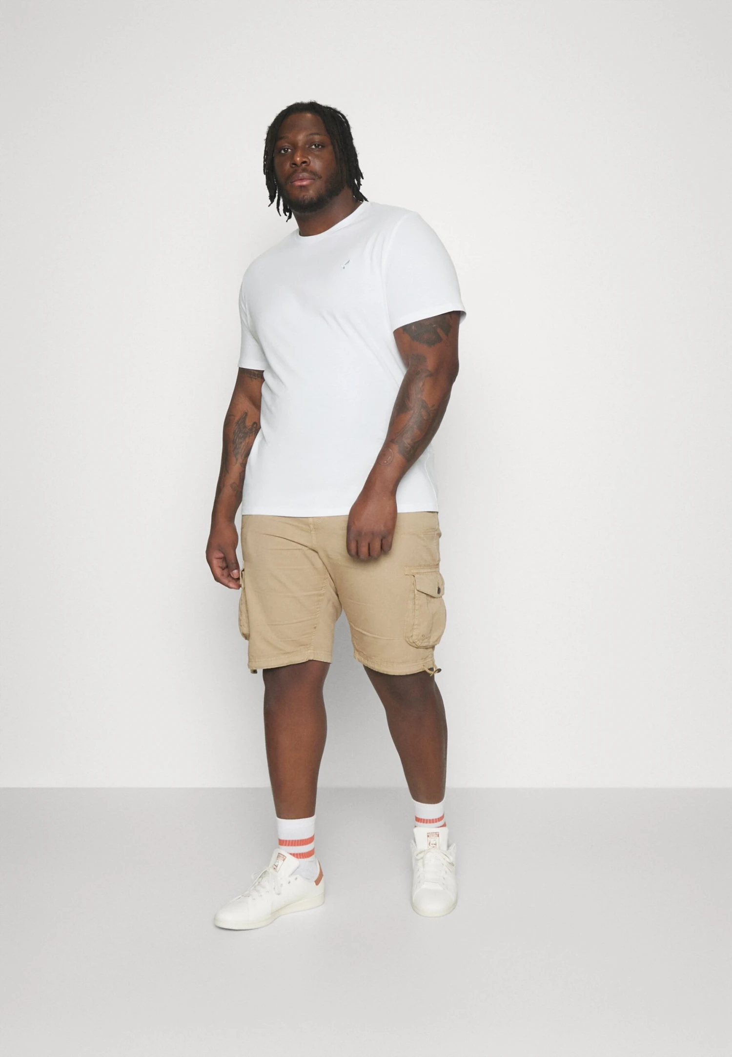 Pier One 5 Pack - Basic T-Shirt - White/Mottled Dark Grey/Bordeaux 1 Pier One 5 Pack - Basic T-Shirt - White/Mottled Dark Grey/Bordeaux