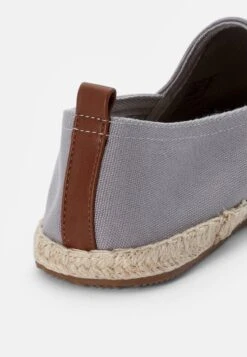 Pier One Rena Espadrille Unisex - Espadrilles -Pier One 42d2421a7d9a4236aff6d97b980fd1f5 scaled