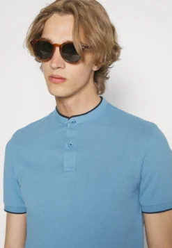 Pier One Basic T-Shirt - Light Blue -Pier One 456fe74b3a0247ada5ec82d4c6c9d7ce scaled