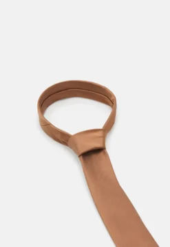 Pier One Set - Pocket Square - Brown -Pier One 47e24fb2ec594c03992baccd33929276 scaled