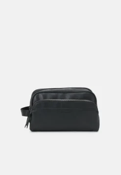 Pier One Wash Bag - Black