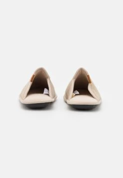 Pier One Slippers - Beige 8 Pier One Slippers - Beige -Pier One 5f5876bc40ad4fc2a6bf825cb4d616cb scaled