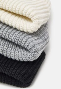 Pier One Unisex 3 Pack - Beanie - Black/White/Grey -Pier One 657b69baee964558954b34c207a17b7c scaled