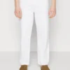 Pier One Relaxed Fit Jeans - White