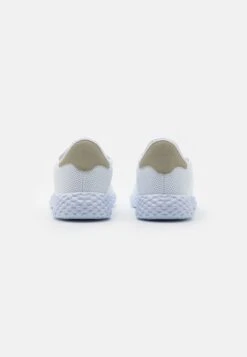 Pier One Trainers - White -Pier One 7b693e638a644a1296171cc327999979 scaled