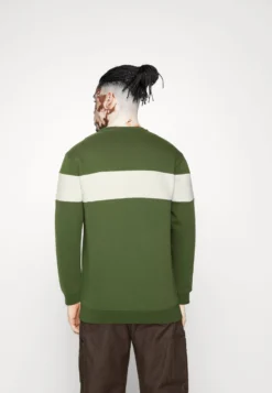 Pier One Sweatshirt - Khaki/Off-White -Pier One 7cf5dc7196b247baa133fdd1668b40f6 scaled