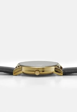 Pier One Watch - Brown -Pier One 80ebd8967dae403eb7570e54eb34a616 scaled