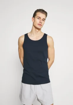 Pier One 3 Pack - Undershirt - Dark Blue/Bordeaux/Off-White -Pier One 8d191badfd5740d09b9c0a104aabe78c scaled