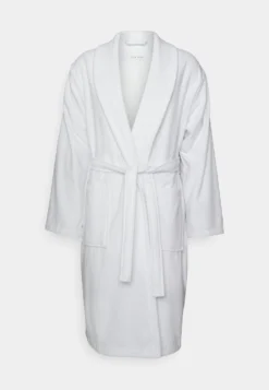 Pier One Shawl Towel Bathrobe - Dressing Gown - White -Pier One ae61951bd55140ac9d167b819a7964f5 scaled