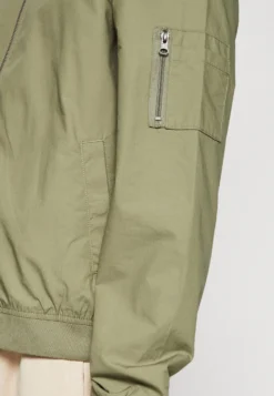 Pier One Bomber Jacket - Olive -Pier One b6f4db9ef2ef4f15aaa38b0e9fcce92f scaled