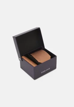 Pier One Set - Pocket Square - Brown -Pier One babe3a8e1d9249caa1f087b31d93f505 scaled