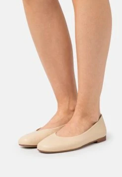 Pier One Leather- Ballet Pumps - Beige