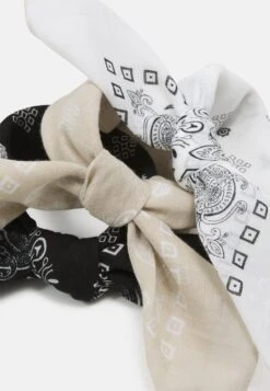 Pier One Bandana Unisex 3 Pack - Foulard - Black/White/Beige 5 Pier One Bandana Unisex 3 Pack - Foulard - Black/White/Beige -Pier One c2ede95d3e4443e6ac8cd75fce932acc scaled