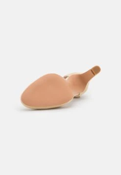 Pier One Leather- Classic Heels - Beige 10 Pier One Leather- Classic Heels - Beige -Pier One ca3d95b83ad84845ab24eb47c75b8ced scaled