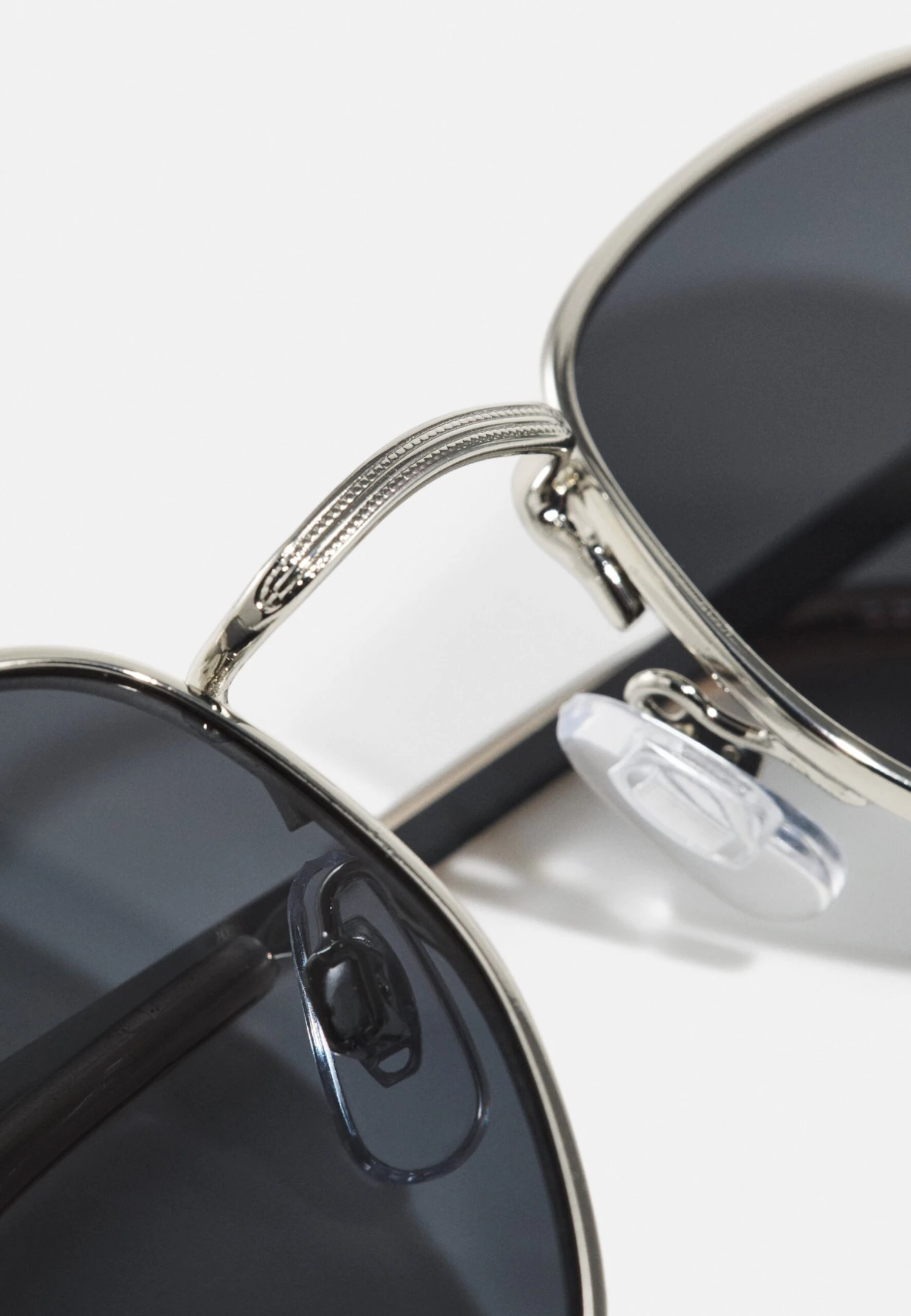 Pier One Unisex - Sunglasses - Black/Silver-Coloured 4 Pier One Unisex - Sunglasses - Black/Silver-Coloured - Image 4