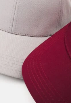 Pier One Unisex 2 Pack - Cap - Light Grey/Berry -Pier One db52e4bec20b4e21a2d423baba99be86 scaled