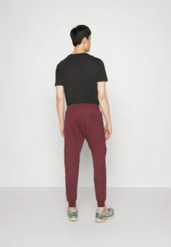 Pier One Tracksuit Bottoms - Tracksuit Bottoms -Pier One e08d9e55adef4896bd03487fd599f013 scaled