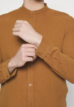 Pier One Shirt - Brown -Pier One faeba68eecc4494995c67e96fe51b105 scaled