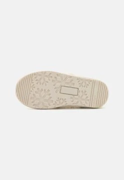 Pier One Slippers - White -Pier One fbe16b0415b84600b5eb58f6c8fd6c12 scaled