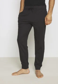 Pier One 2 Pack - Pyjama Bottoms - Black/Khaki -Pier One fe5c2cc23c2e4fb890071d571c59f273 scaled